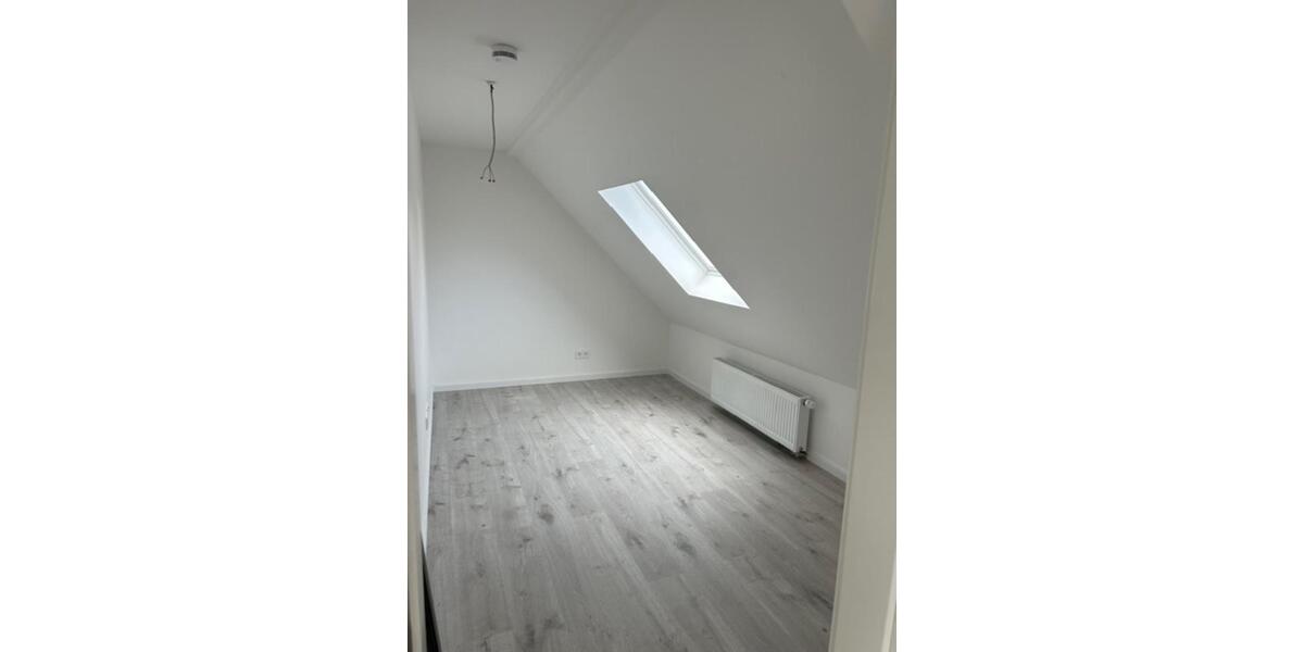 Dachgeschoßwohnung Plettenberg - 4 Zimmer, 75 m&sup2;, 580&euro; | Angebot:25547505