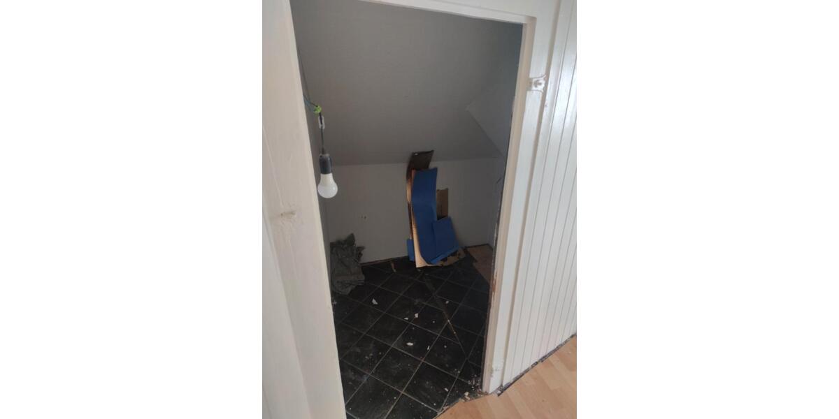 Dachgeschoßwohnung Gevelsberg - 2 Zimmer, 59 m&sup2;, 360&euro; | Angebot:26033000