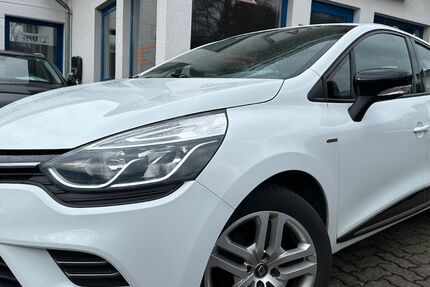 Renault Clio 130.000 km 7.949 &euro; Gummersbach (Zwischen Toom Markt und ATU) 51645