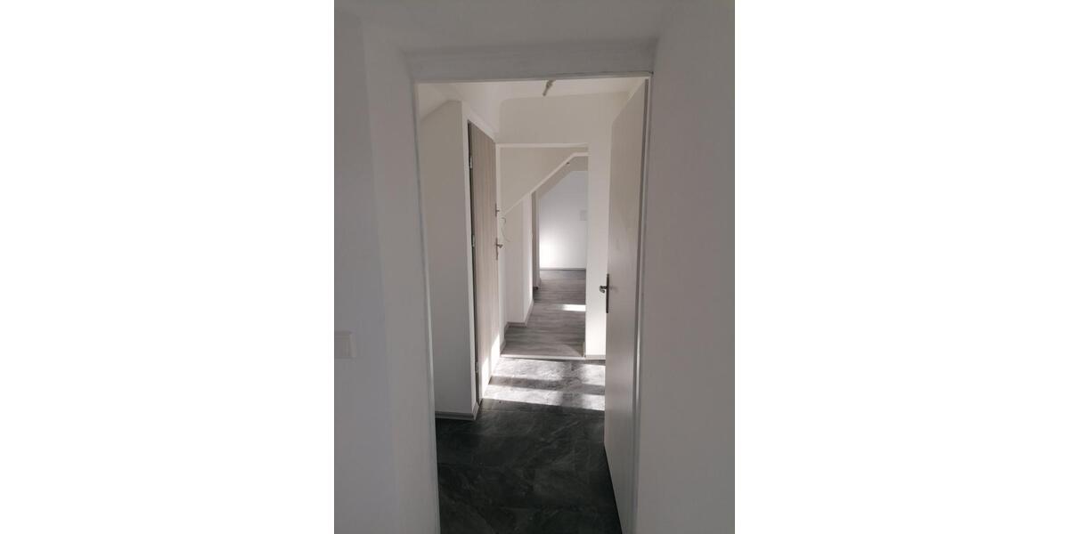 Dachgeschoßwohnung Iserlohn Grüne - 3 Zimmer, 60 m&sup2;, 520&euro; | Angebot:25478956