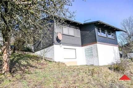 Gemütliches Wochenendhaus mit Garage in Meinerzhagen-Haumche - Haus Meinerzhagen Valbert | Angebot:24874190