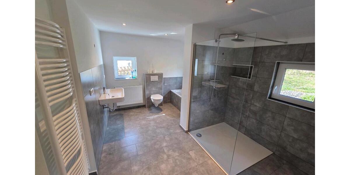 Einfamilienhaus Sundern (Sauerland) - 4 Zimmer, 140 m&sup2;, 1.400&euro; | Angebot:25975946