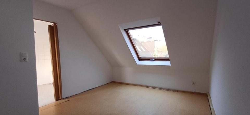 Dachgeschoßwohnung Lüdenscheid Staberg - 3 Zimmer, 80 m&sup2;, 460&euro; | Angebot:25882216