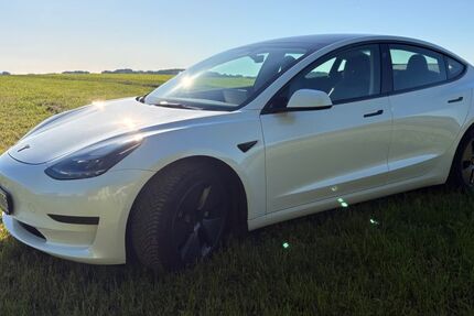 Tesla Model 3 132.701 km 22.900 &euro; Engelskirchen 51766