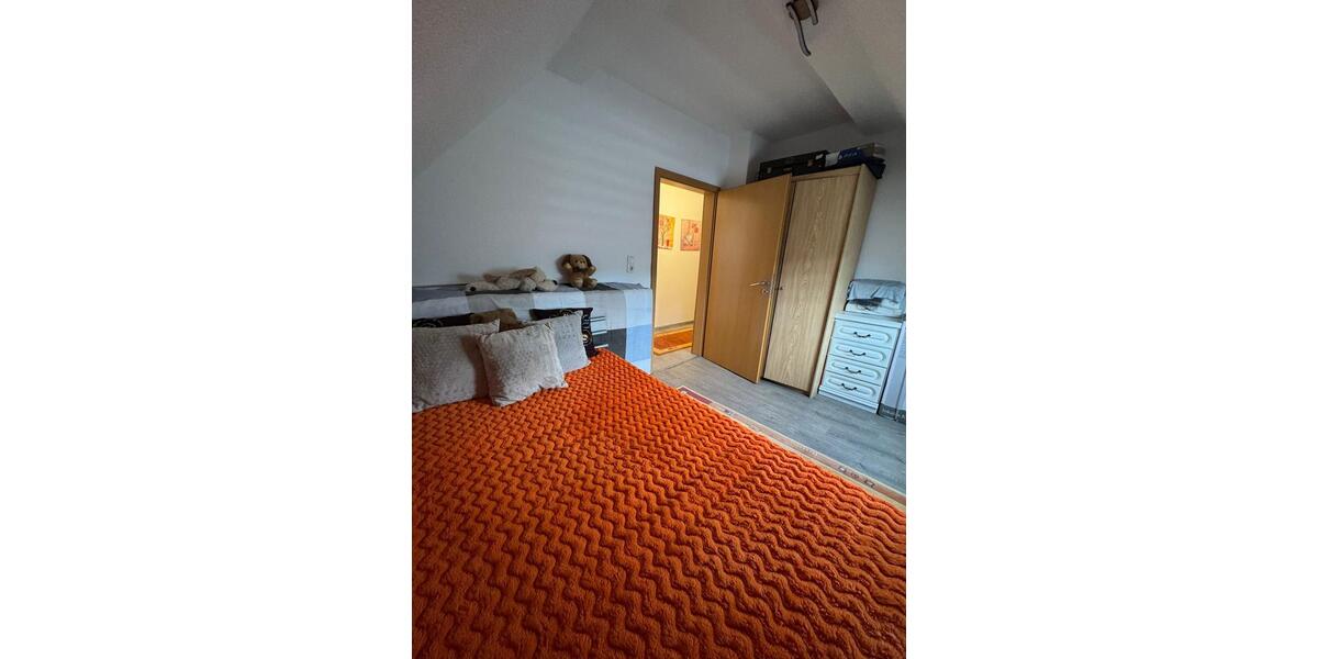 Doppelhaushälfte Finnentrop - 8 Zimmer, 180 m&sup2;, 350.000&euro; | Angebot:26611882