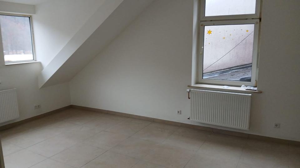 Dachgeschoßwohnung Ennepetal - 3 Zimmer, 90 m&sup2;, 900&euro; | Angebot:25255196