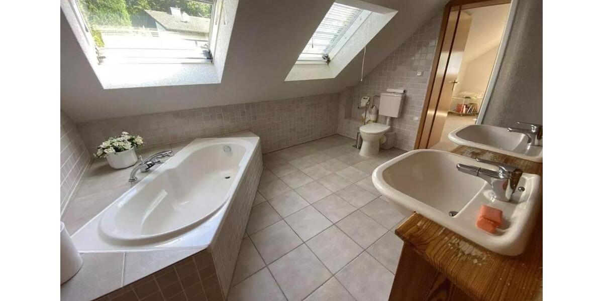 Einfamilienhaus Engelskirchen - 8 Zimmer, 246 m&sup2;, 495.000&euro; | Angebot:25904631