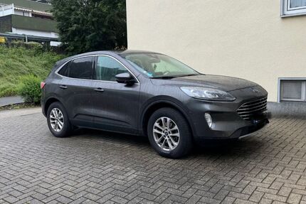 Ford Kuga 98.000 km 18.400 &euro; Attendorn 57439