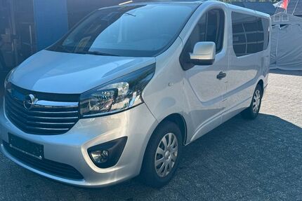 Opel Vivaro 182.200 km 11.999 &euro; Gummersbach 51645