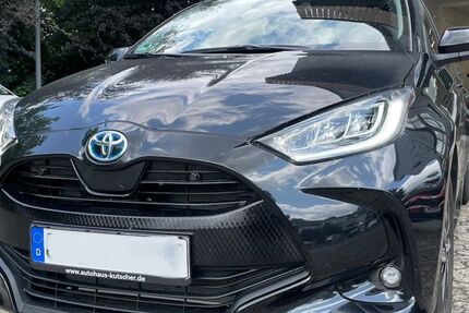 Toyota Yaris 11.900 km 21.999 &euro; Wipperfürth 51688