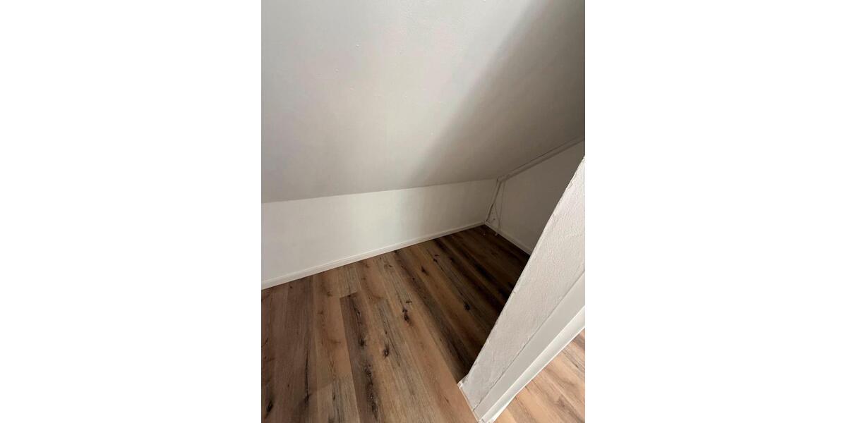 Dachgeschoßwohnung Olpe - 4 Zimmer, 81 m&sup2;, 200.000&euro; | Angebot:27458662