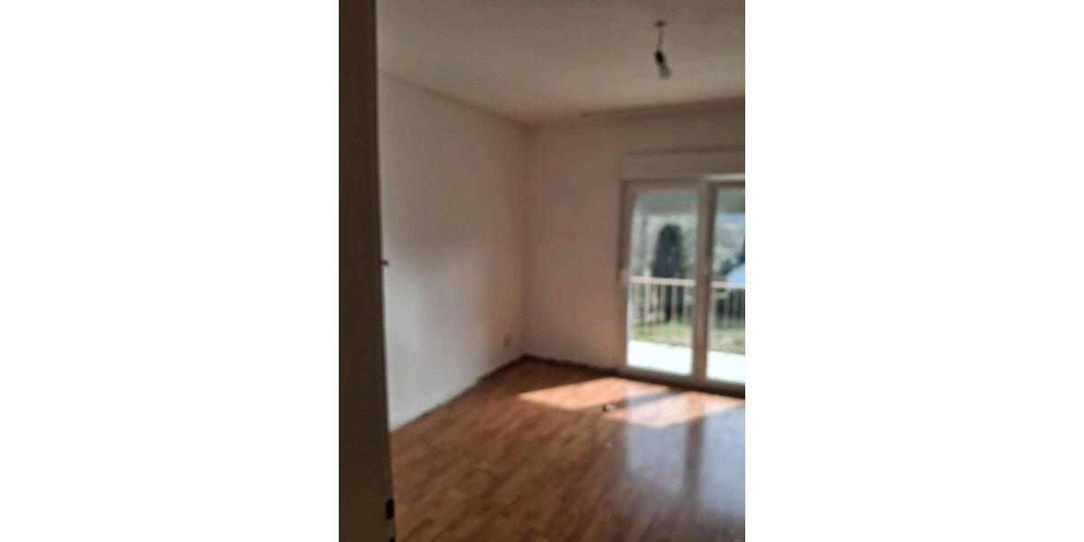 Etagenwohnung Gummersbach Berstig Süd - 2 Zimmer, 70 m&sup2;, 600&euro; | Angebot:25404181