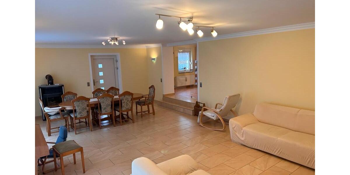 Erdgeschoßwohnung Gummersbach Berstig Süd - 3 Zimmer, 110 m&sup2;, 1.100&euro; | Angebot:25650048