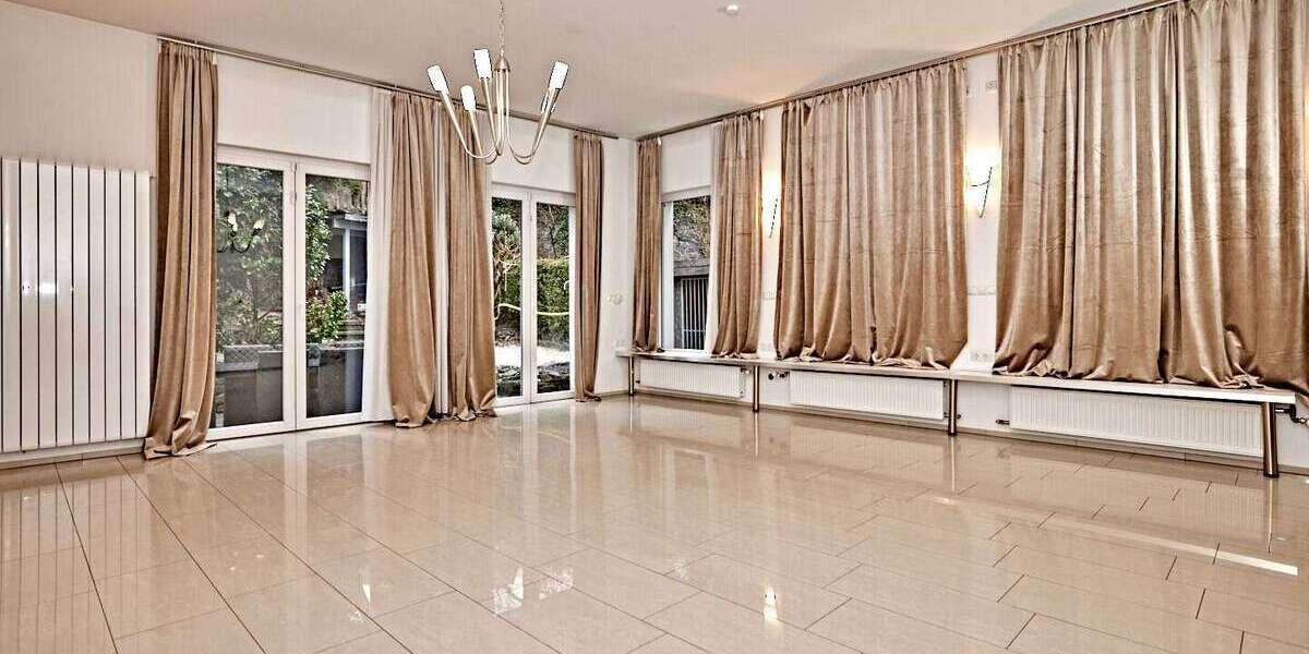 Etagenwohnung Iserlohn Grüne - 5 Zimmer, 200 m&sup2;, 1.500&euro; | Angebot:25203791