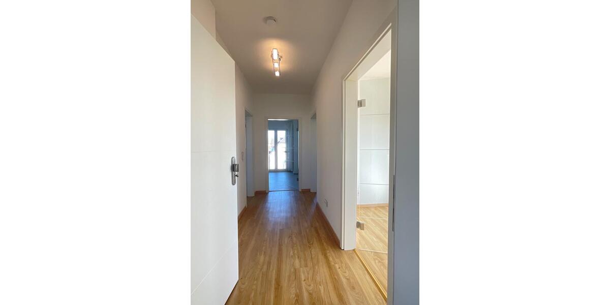 Dachgeschoßwohnung Lüdenscheid Othlinghausen - 2.5 Zimmer, 70 m&sup2;, 730&euro; | Angebot:26091592