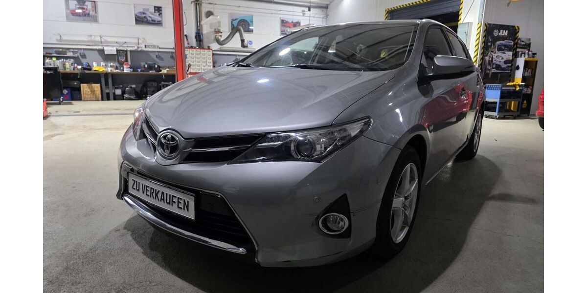 Toyota Auris 133.333 km 8.496 &euro; Olpe 57462