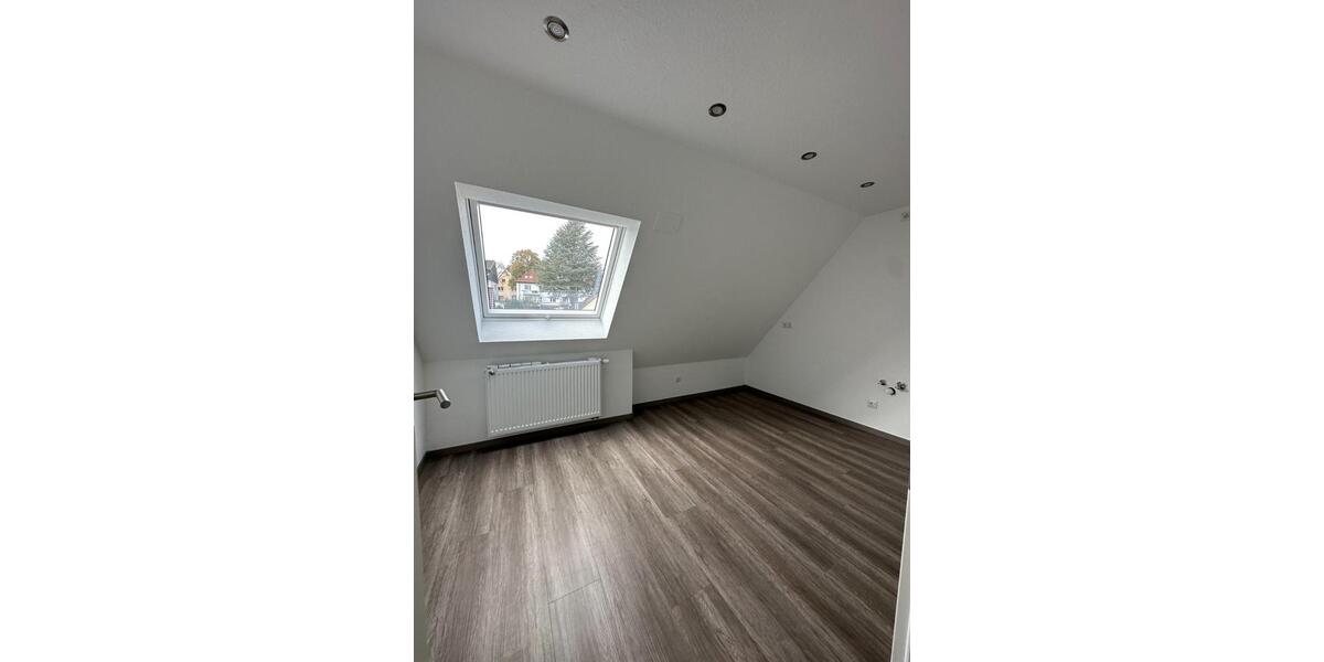 Dachgeschoßwohnung Iserlohn - 2.5 Zimmer, 80 m&sup2;, 796&euro; | Angebot:26717399