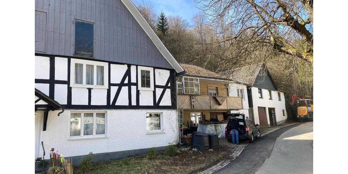 Doppelhaushälfte Olpe - 12 Zimmer, 200 m&sup2;, 950&euro; | Angebot:23580942