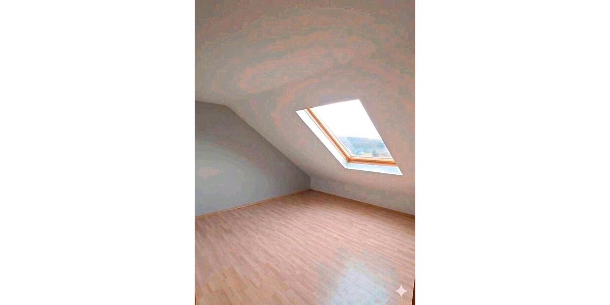 Dachgeschoßwohnung Drolshagen - 4 Zimmer, 75 m&sup2;, 650&euro; | Angebot:25907468