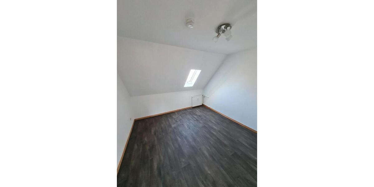 Dachgeschoßwohnung Reichshof - 3 Zimmer, 79 m&sup2;, 550&euro; | Angebot:27602955