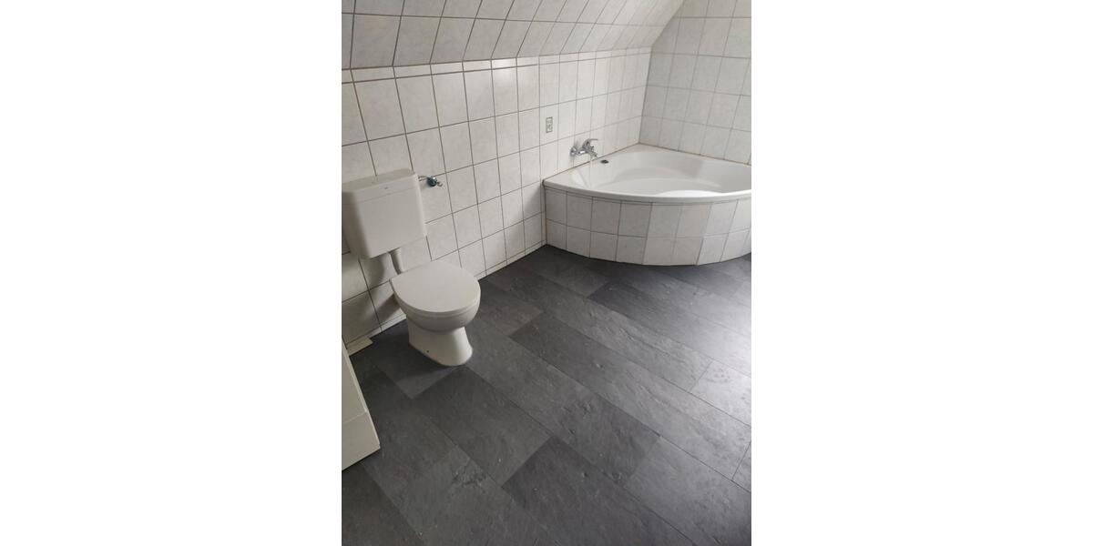 Dachgeschoßwohnung Gevelsberg - 2 Zimmer, 59 m&sup2;, 360&euro; | Angebot:26033000