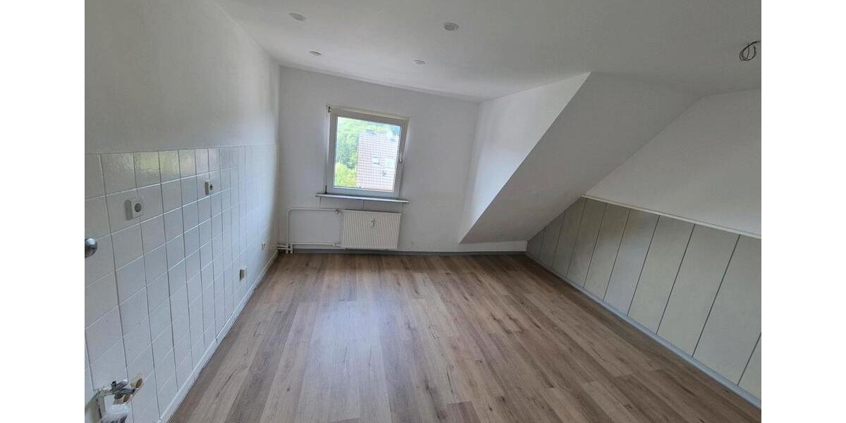 Dachgeschoßwohnung Reichshof - 3 Zimmer, 79 m&sup2;, 550&euro; | Angebot:27602955