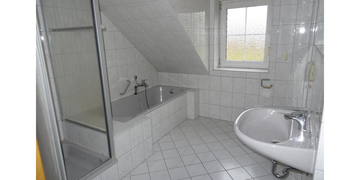 Dachgeschoßwohnung Herscheid - 3 Zimmer, 88 m&sup2;, 545&euro; | Angebot:25148818