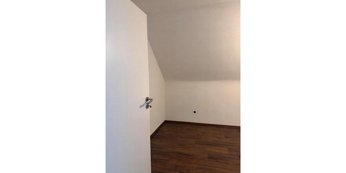 Dachgeschoßwohnung Lüdenscheid Othlinghausen - 3 Zimmer, 85 m&sup2;, 750&euro; | Angebot:27628710