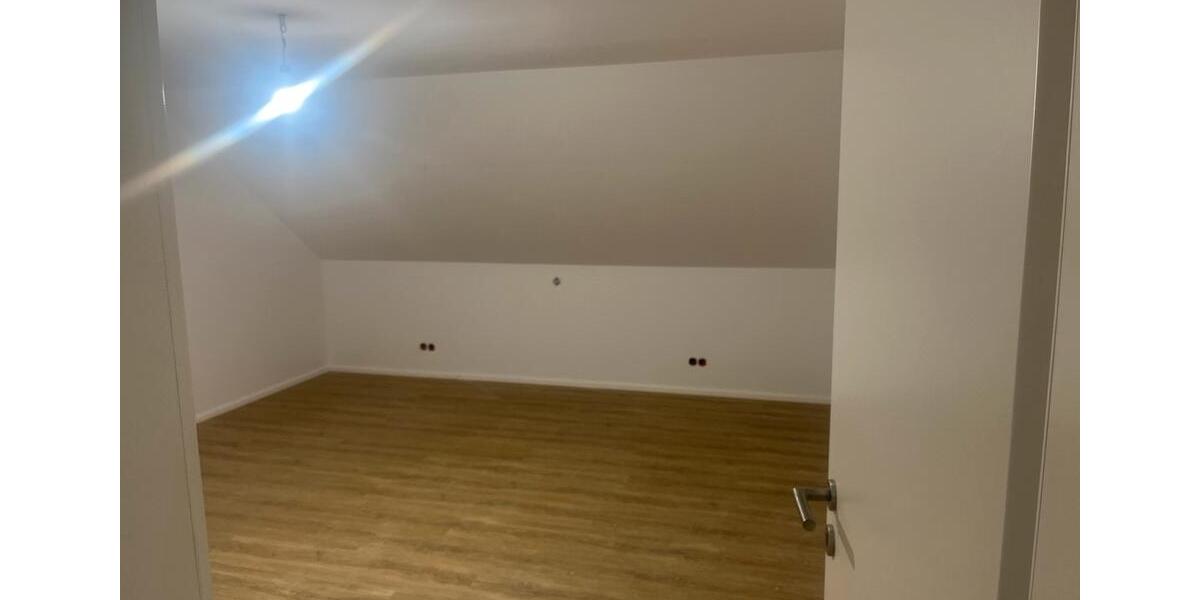 Dachgeschoßwohnung Breckerfeld - 4 Zimmer, 95 m&sup2;, 1.050&euro; | Angebot:24586441