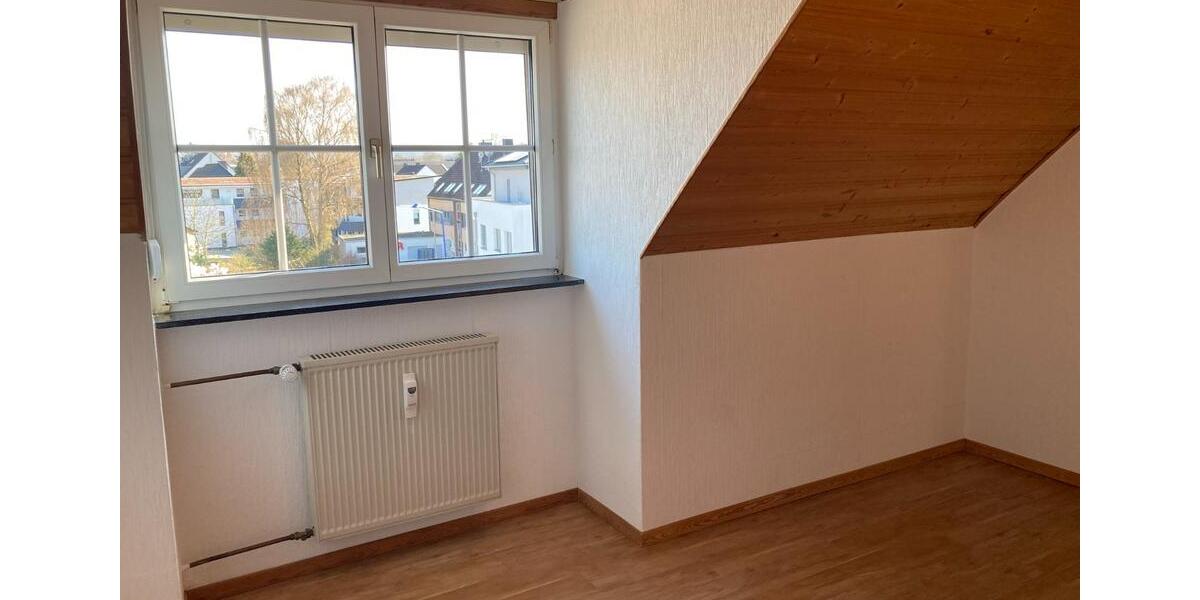 Dachgeschoßwohnung Iserlohn Sümmern - 2.5 Zimmer, 57 m&sup2;, 390&euro; | Angebot:25843820