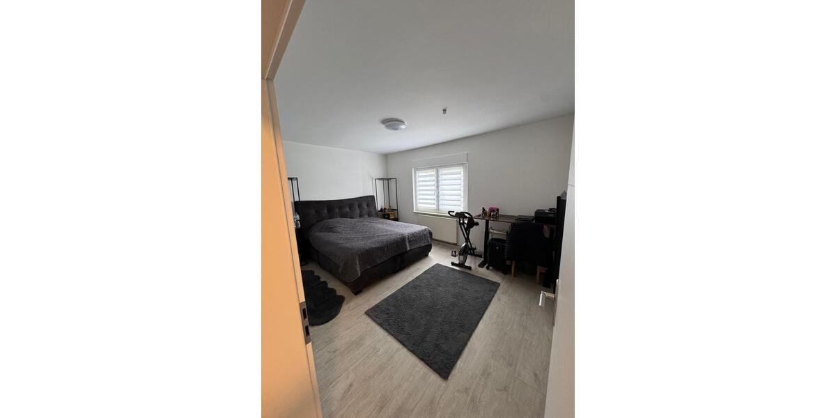 Doppelhaushälfte Finnentrop - 8 Zimmer, 180 m&sup2;, 350.000&euro; | Angebot:26611882