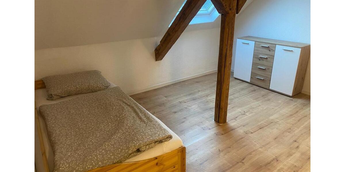 Reihenhaus Finnentrop - 8 Zimmer, 230 m&sup2;, 1.840&euro; | Angebot:26420072