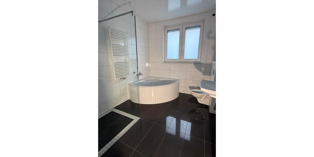 Etagenwohnung Gummersbach - 4 Zimmer, 123 m&sup2;, 390.000&euro; | Angebot:26717648