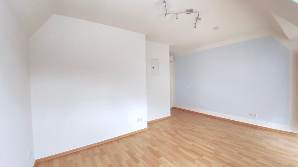 Dachgeschoßwohnung Menden (Sauerland) Bösperde - 2.5 Zimmer, 70 m&sup2;, 750&euro; | Angebot:25905931