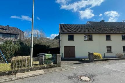 Haus Gummersbach Berstig Süd - 7 Zimmer, 158 m&sup2;, 179.000&euro; | Angebot:23705573