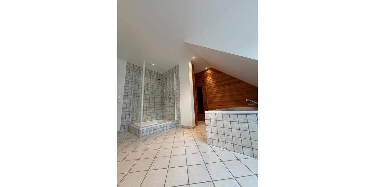 Etagenwohnung Olpe - 3 Zimmer, 140 m&sup2;, 1.450&euro; | Angebot:26022999