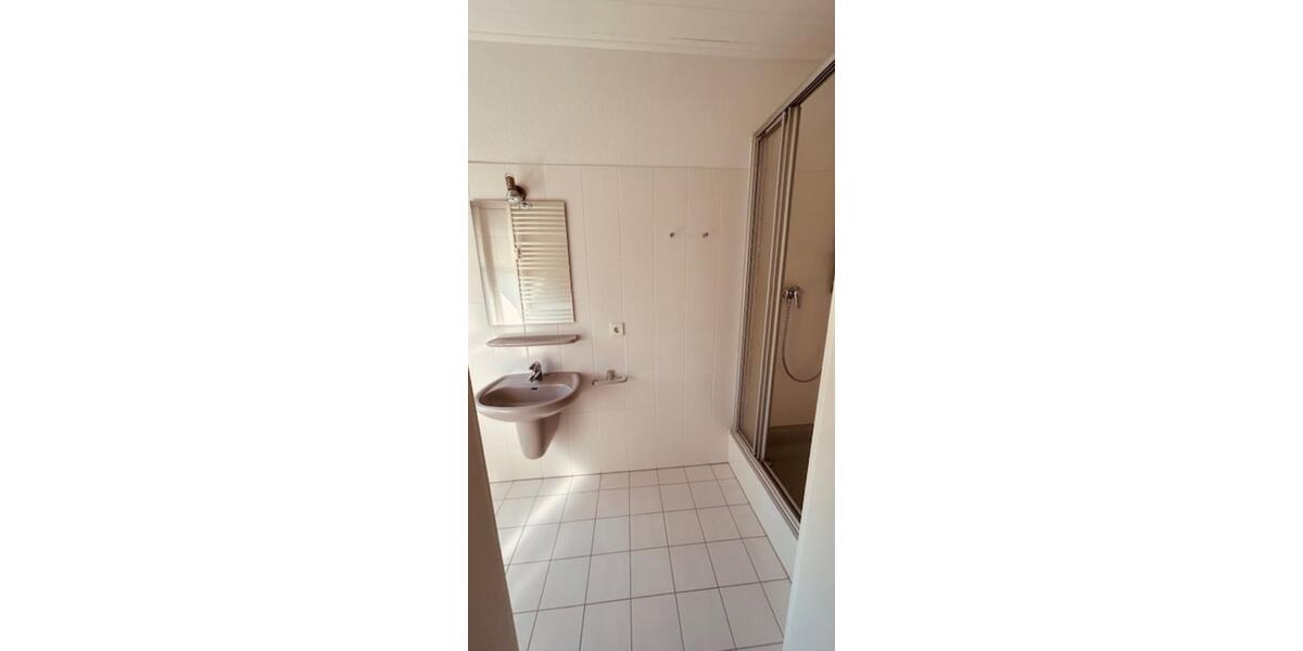 Etagenwohnung Halver - 3 Zimmer, 117 m&sup2;, 900&euro; | Angebot:23226715