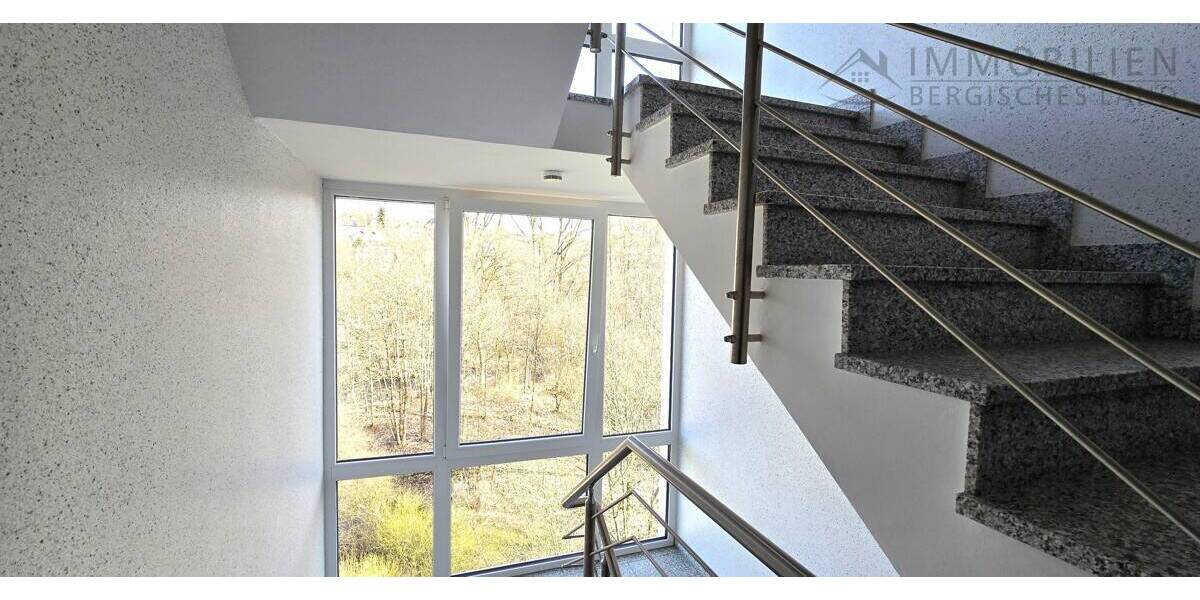 Etagenwohnung Hückeswagen Innenstadt - 2 Zimmer, 60 m&sup2;, 260.000&euro; | Angebot:26106199