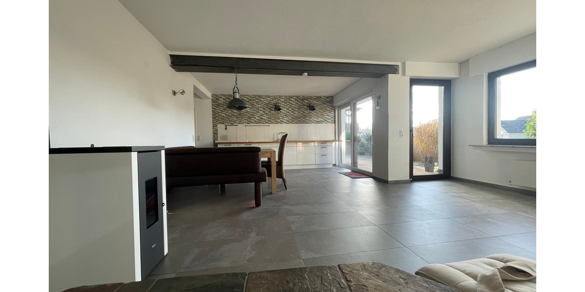 Einfamilienhaus Balve - 1 Zimmer, 243 m&sup2;, 450.000&euro; | Angebot:25703450