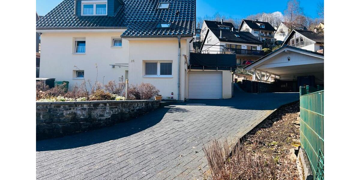 Erdgeschoßwohnung Gummersbach Berstig Süd - 3 Zimmer, 110 m&sup2;, 1.100&euro; | Angebot:25650048