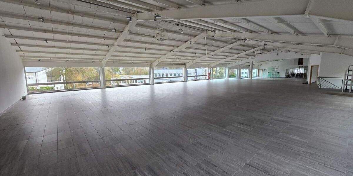 Gewerbeobjekt Lüdenscheid Staberg - 2 Zimmer, 500 m&sup2;, 3.000&euro; | Angebot:25688972