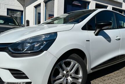 Renault Clio 69.000 km 9.649 &euro; Gummersbach (Zwischen Toom Markt und ATU) 51645
