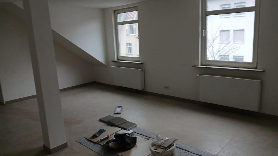 Dachgeschoßwohnung Ennepetal - 3 Zimmer, 90 m&sup2;, 900&euro; | Angebot:25255196