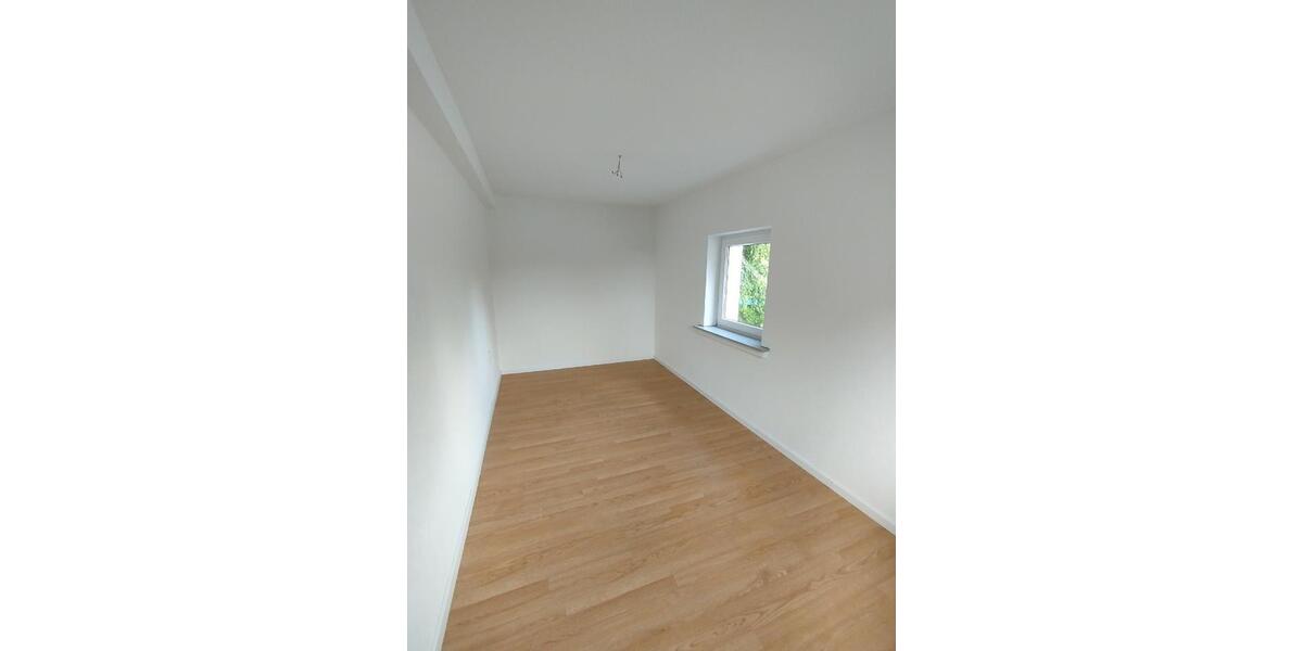 Erdgeschoßwohnung Lindlar - 3 Zimmer, 91 m&sup2;, 800&euro; | Angebot:25884314