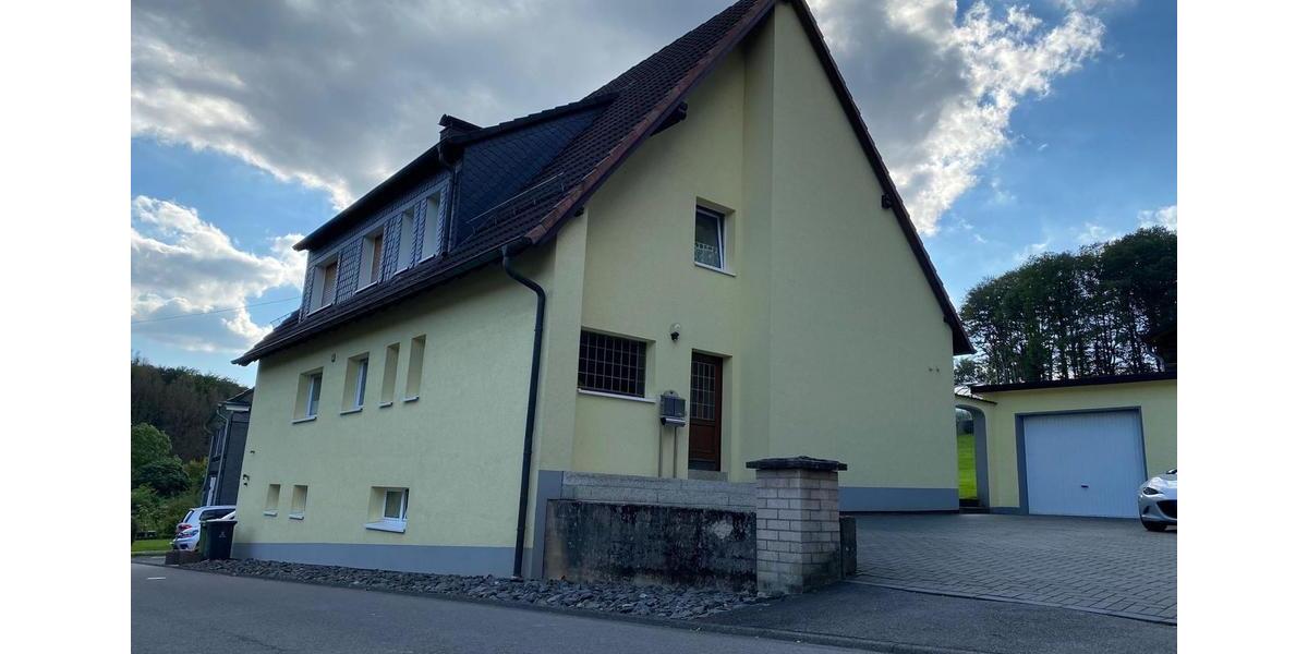 Etagenwohnung Engelskirchen - 3.5 Zimmer, 110 m&sup2;, 800&euro; | Angebot:25407458