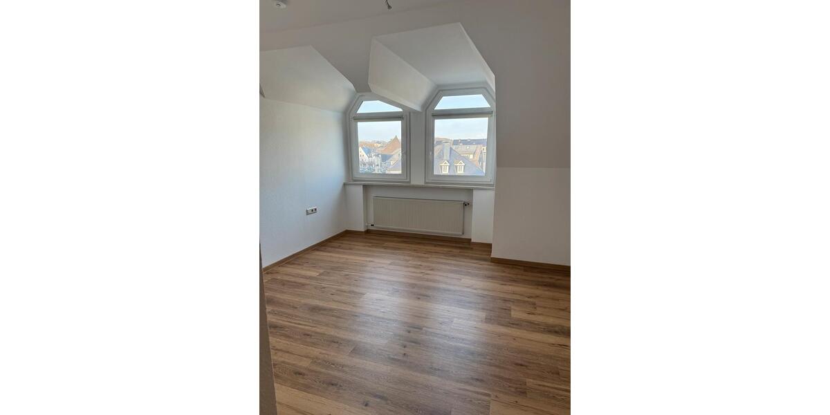Etagenwohnung Reichshof - 2 Zimmer, 76 m&sup2;, 970&euro; | Angebot:25904641