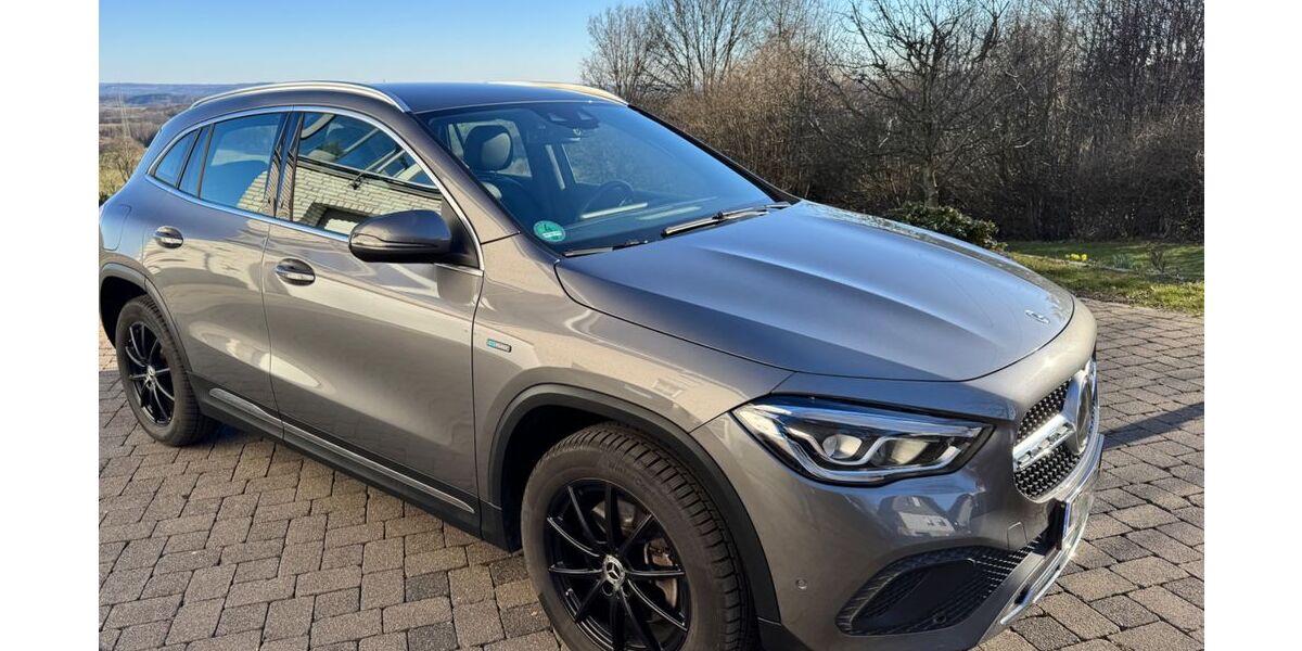 Mercedes-Benz GLA 250 77.000 km 26.800 &euro; Reichshof 51580