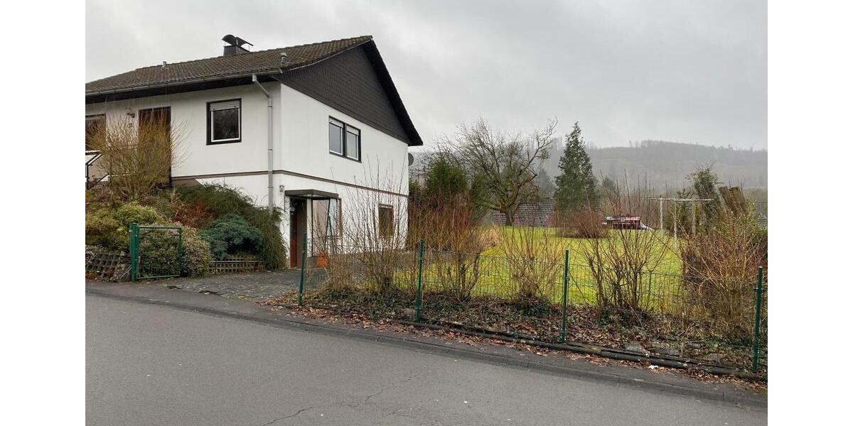 Einfamilienhaus Gummersbach Berstig Süd - 5 Zimmer, 150 m&sup2;, 1.000&euro; | Angebot:25371516