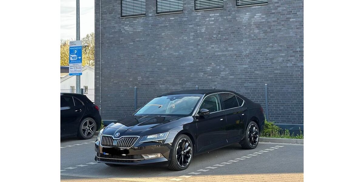 Skoda Superb 194.000 km 15.900 &euro; Olpe 57462