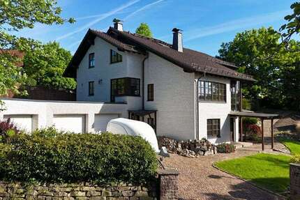 Haus Sundern - 11 Zimmer, 256 m&sup2;, 528.000&euro; | Angebot:24457238